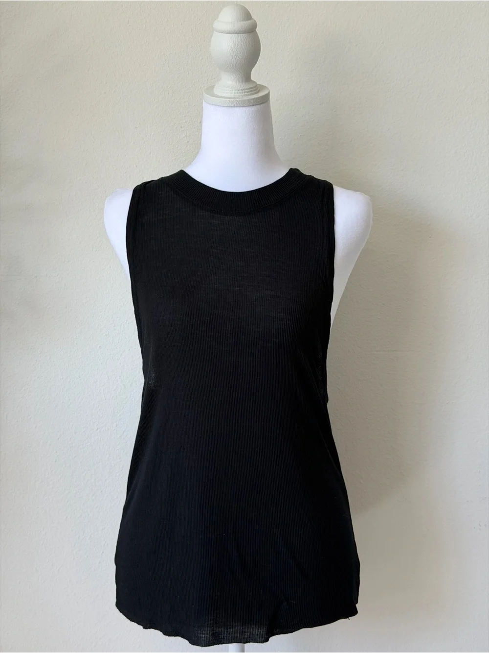 Alo Yoga Black Ribbed Sleeveless Tank Top (S/M)